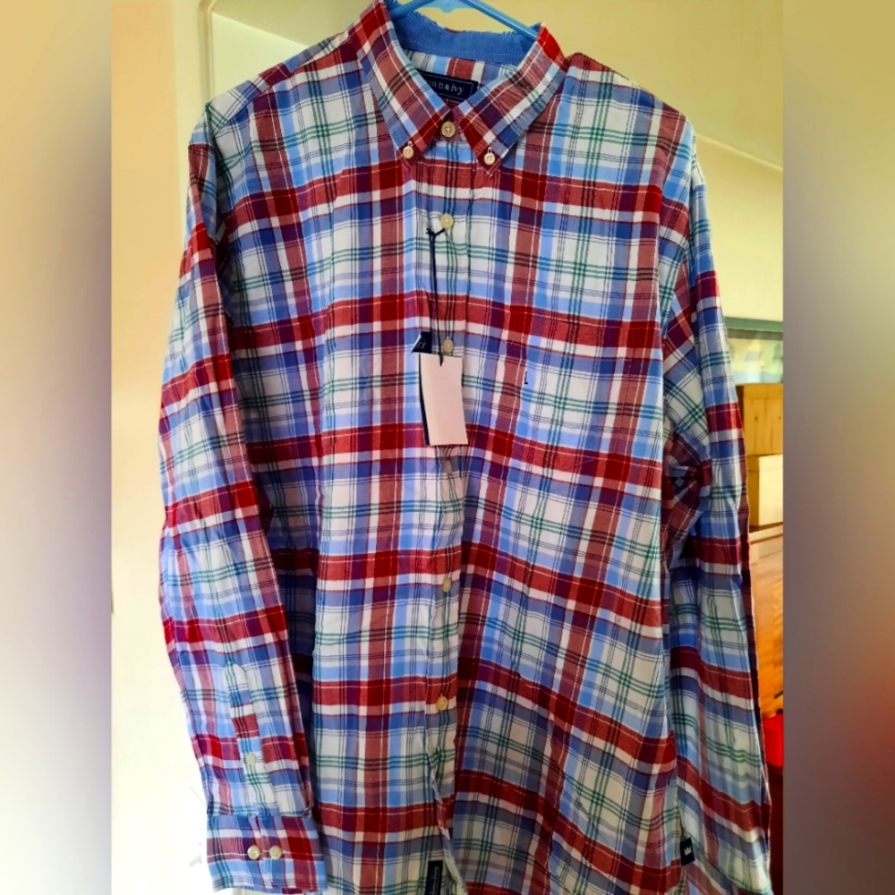 ⭐️3/$10⭐️ NWT Crown & Ivy Long Sleeved Shirt